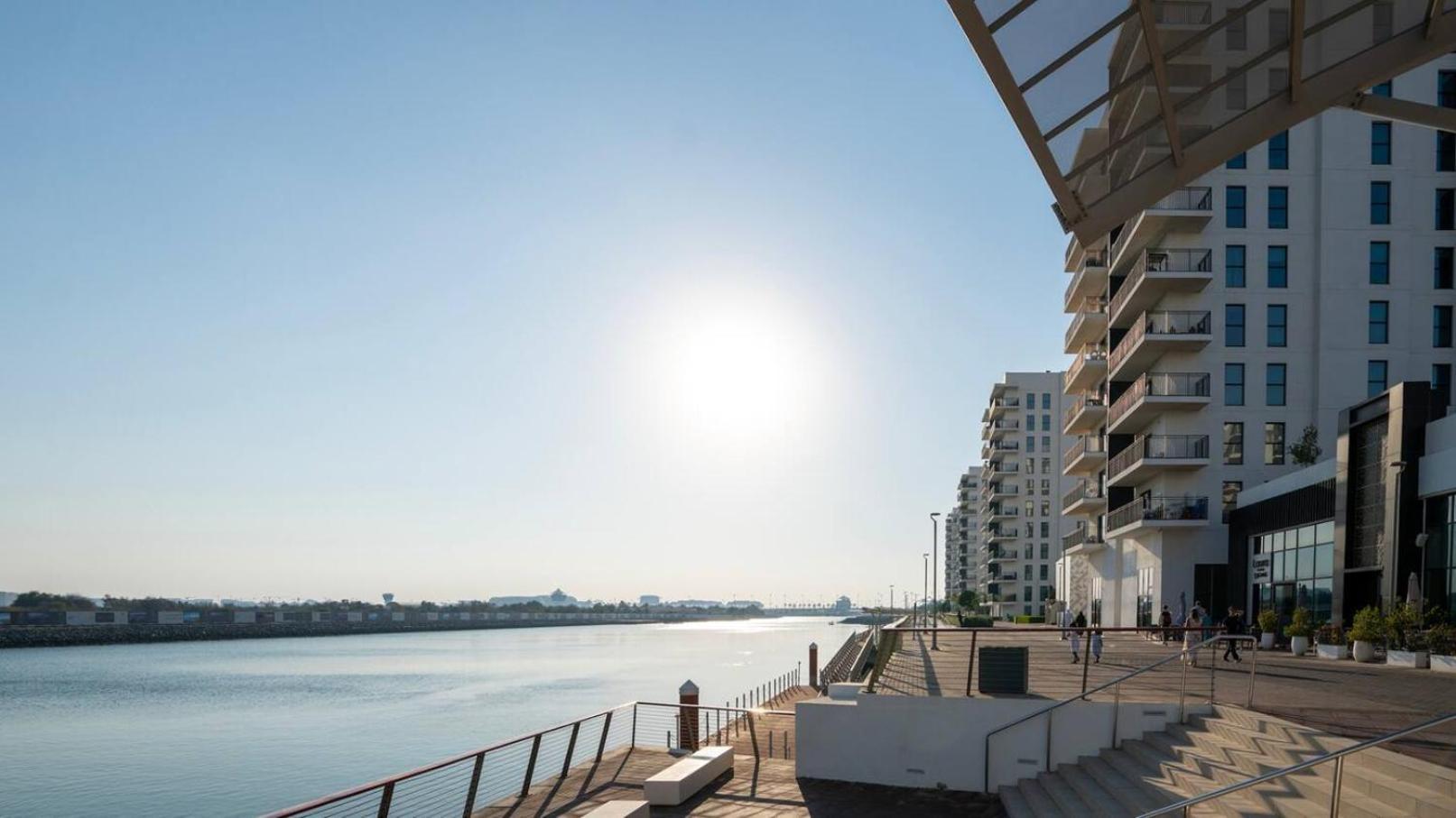 2br Luxurious At Yas Island Apartment *
